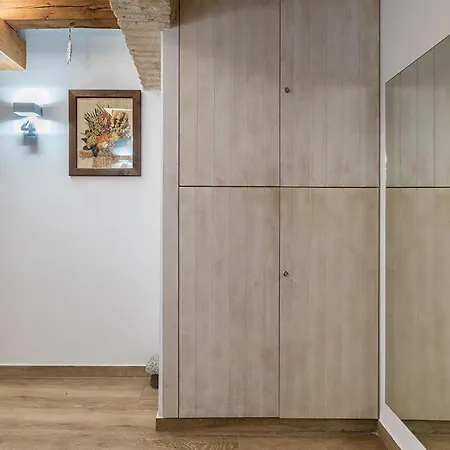 977 Szálloda 3*