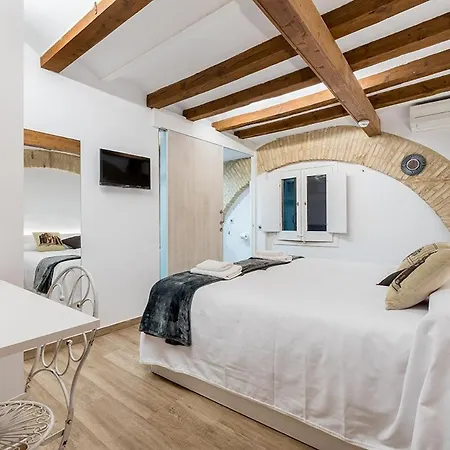 Hotel 977 3*