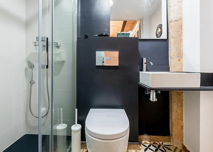 Hotel 977